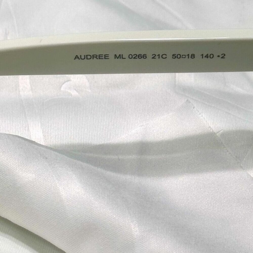 Moncler Audree 50mm Square Sunglasses White - Picture 9 of 13